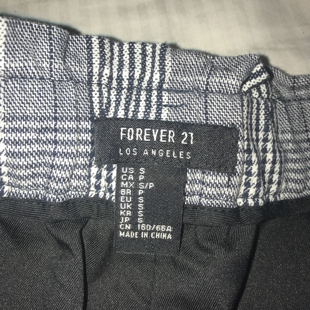 Retro Shorts - Picture 6 of 7